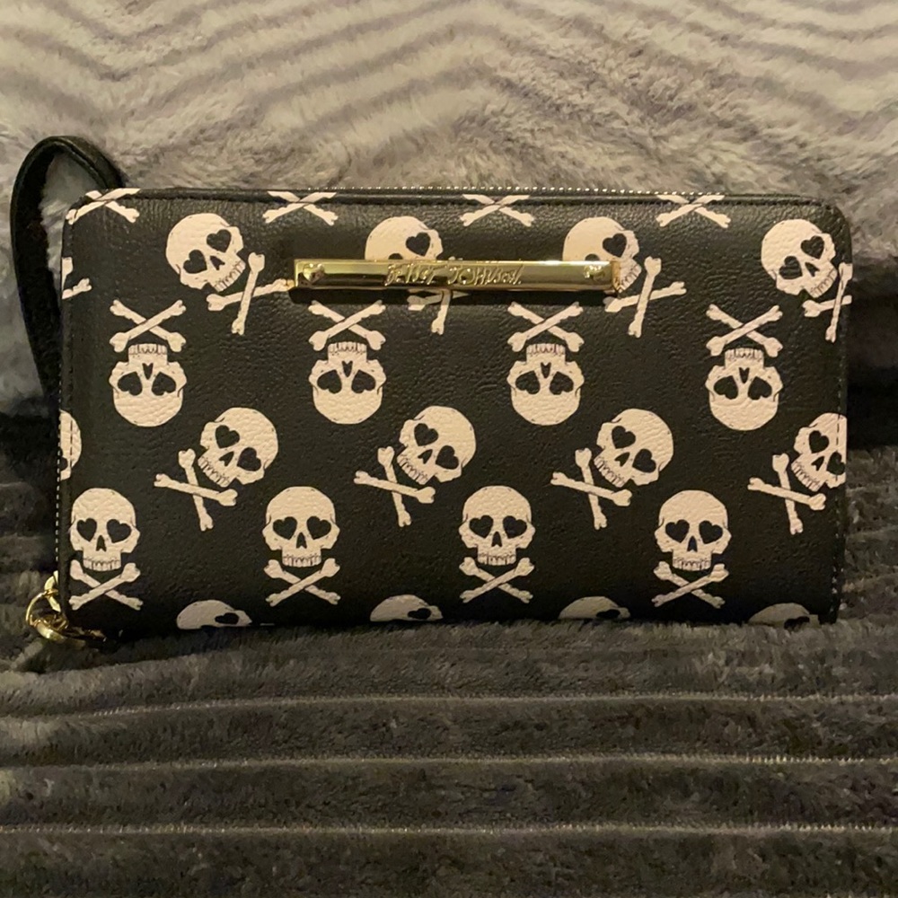 Betsy Johnson wallet